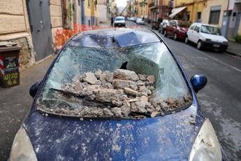 Terremoto 4.7 ai Campi Flegrei e sciame sismico, raffica di scosse