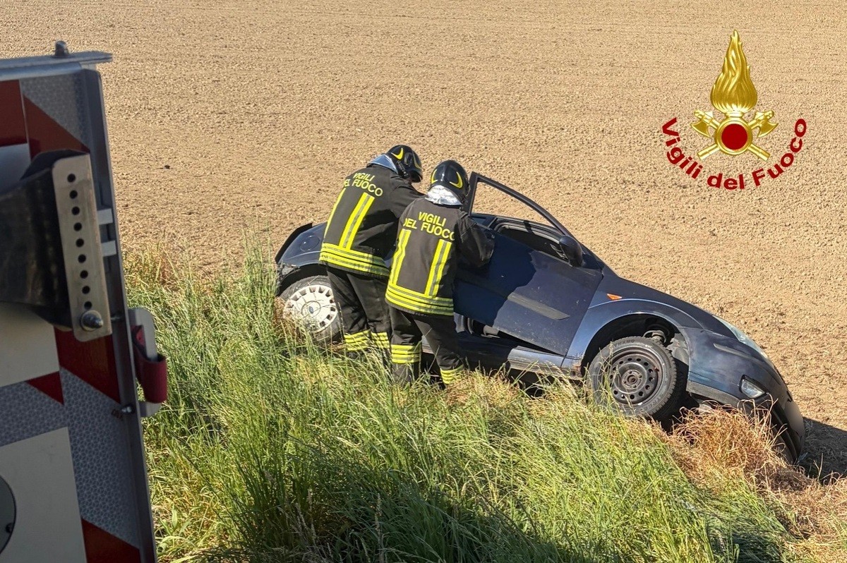 Dal Vercellese: Incidente stradale sulla SP31 a Stroppiana, intervengono i Vigili del Fuoco