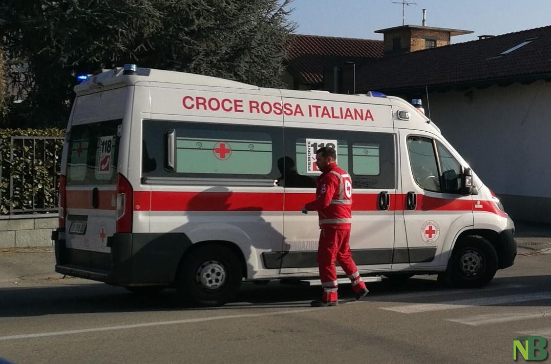 Incidente stradale a Vigliano, conducente in ospedale per accertamenti