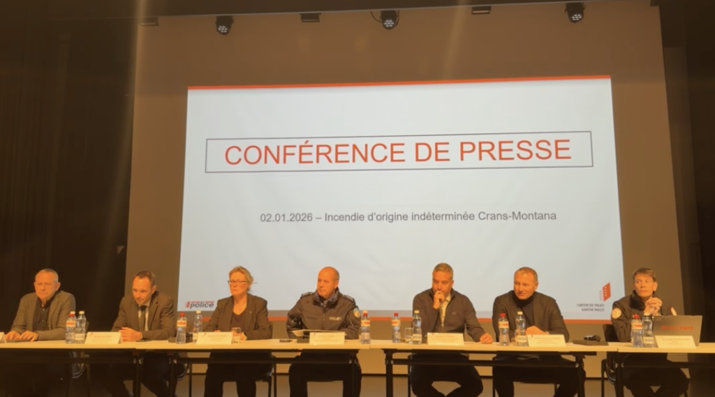 Crans-Montana, 40 vittime nell’incendio: identificazione al centro delle indagini. Il punto nella conferenza delle autorità vallesane