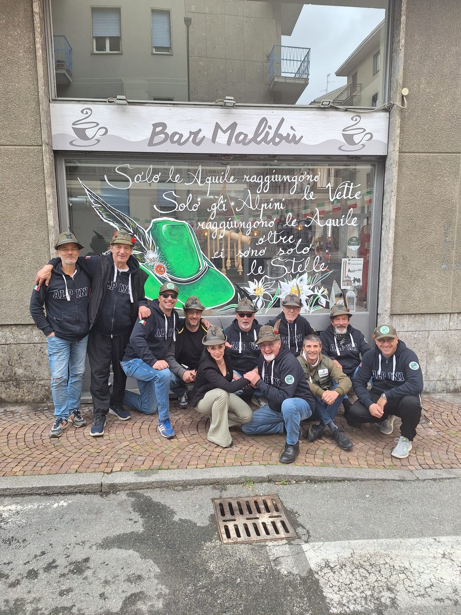 Biella, dopo l’Adunata bar regala panini invenduti e li dona ai bisognosi FOTO