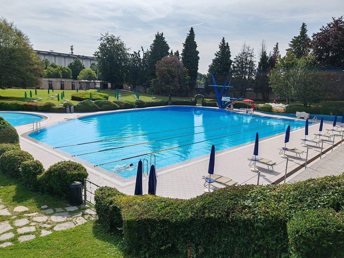 Piscina Rivetti di Biella, conclusi i lavori: la vasca estiva riapre per la stagione 2025