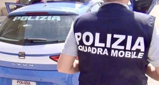 Rubata un'auto a Biella, fermata una coppia dalla Squadra Mobile Rubata un'auto a Biella, fermata una coppia dalla Squadra Mobile