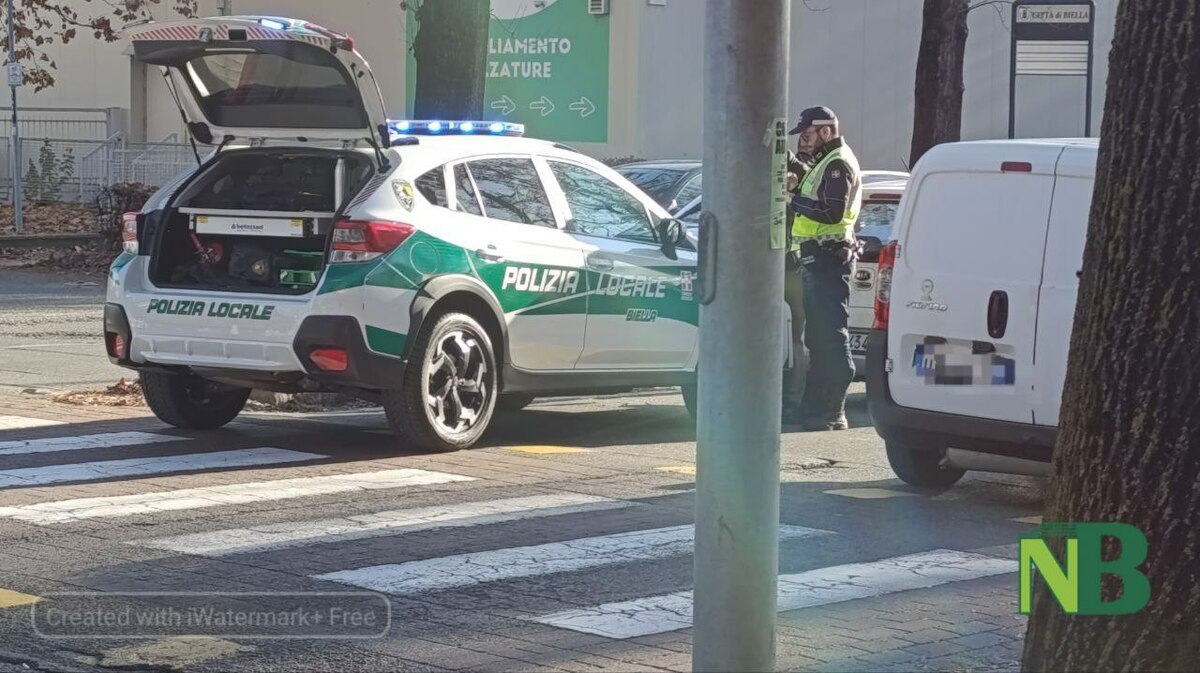 Giovane investita in Corso Europa a Biella, in ospedale in codice giallo FOTO