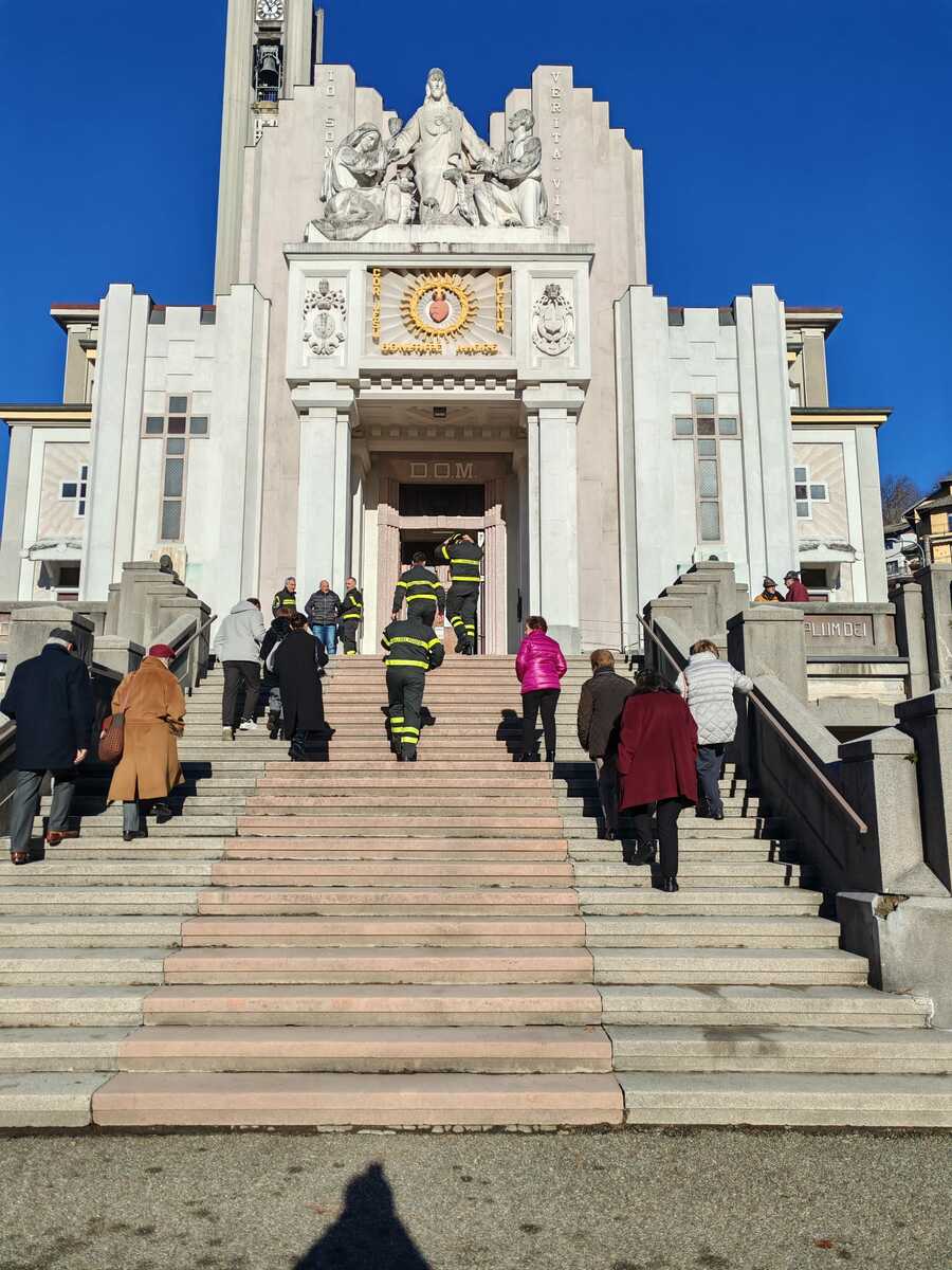 Nuovi caschi per i giovani Vigili di Ponzone: festa di Santa Barbara FOTO