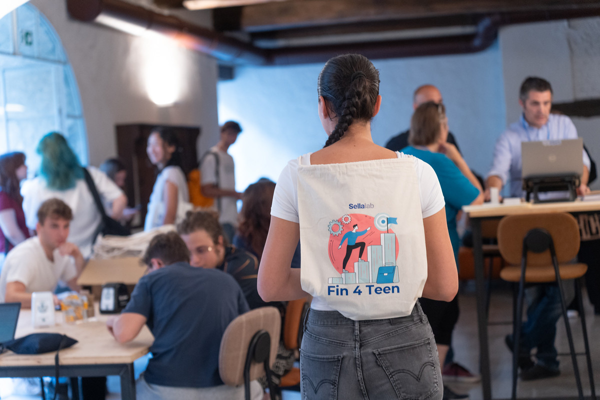 “Fin 4 Teen” 2026: al via la nuova edizione  del programma di Sellalab dedicato agli studenti
