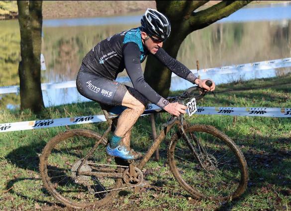Ciclocross, "Trittico di Moncrivello": Monteferrario protagonista nel  fango FOTO