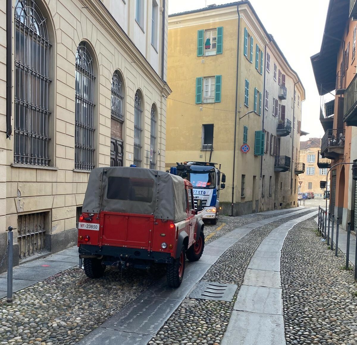 Due interventi in due giorni dei Vigili del Fuoco e uno dei mezzi dalla Marazzato in un appartamento a Biella FOTO