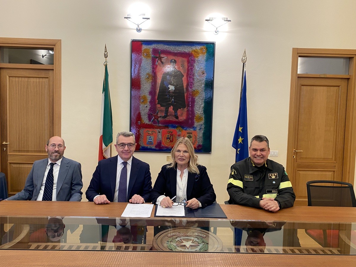 Cossato, firmato il comodato gratuito per la sede dei Vigili del Fuoco volontari di via Amendola