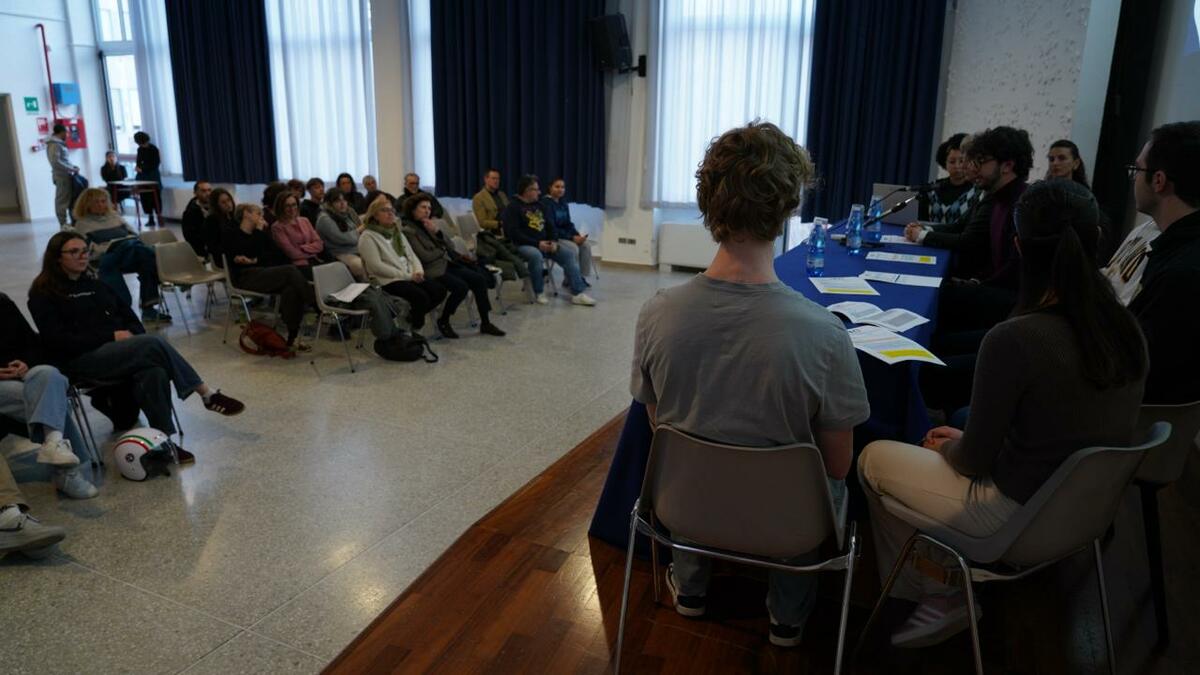 “Il lavoro cambierà, non sparirà”: STEM to BI, la robotica spiegata agli studenti FOTO