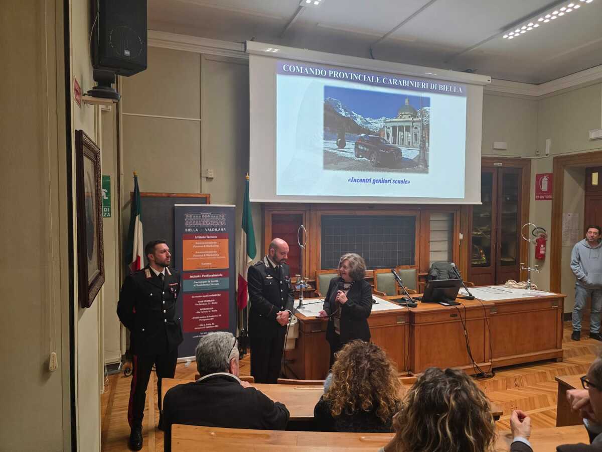 Legalità e prevenzione nelle scuole, successo per l’incontro con le famiglie al Bona di Biella FOTO