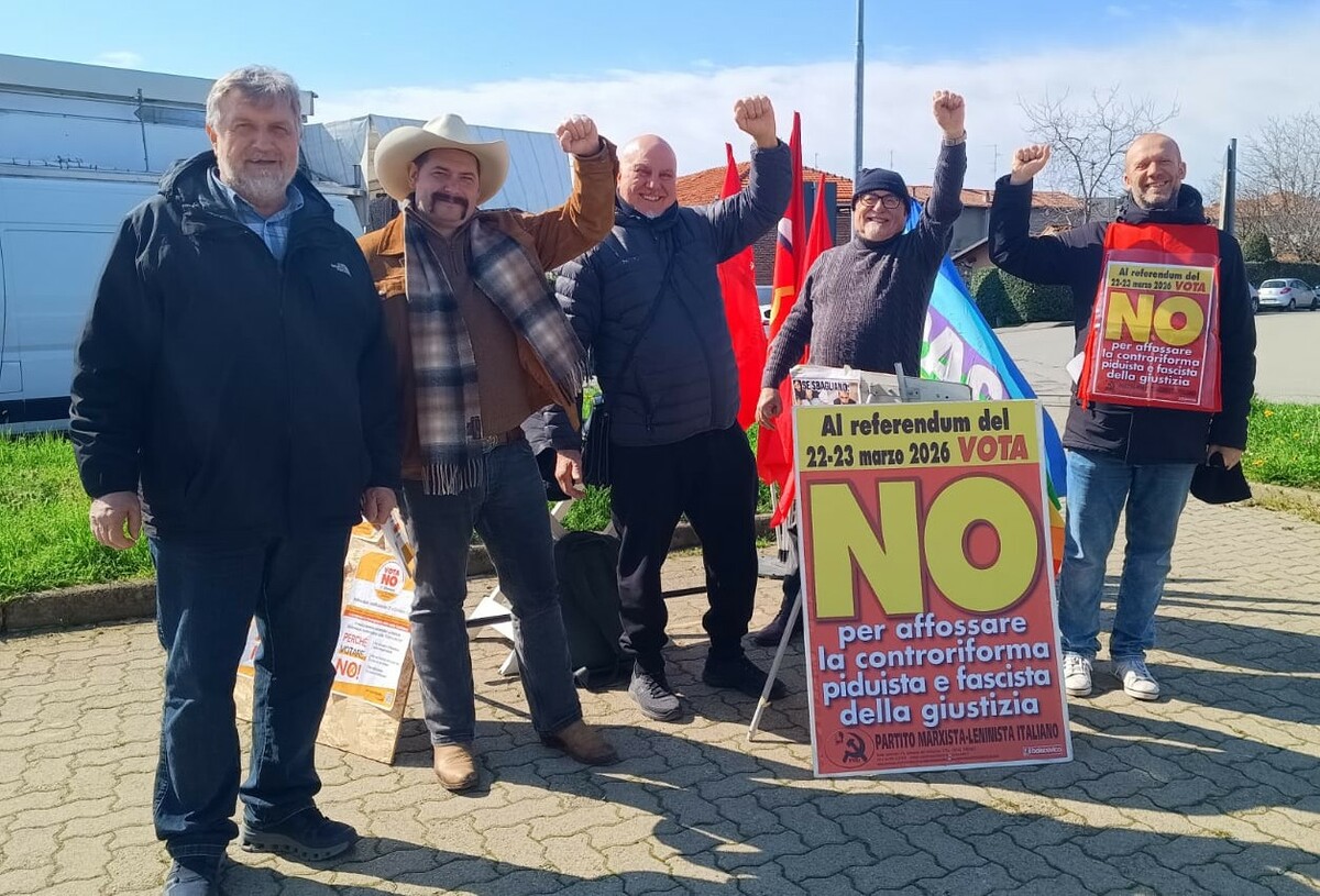 Successo di partecipazione al banchetto unitario PRC–PCI–PMLI per il NO al referendum sulla controriforma della giustizia