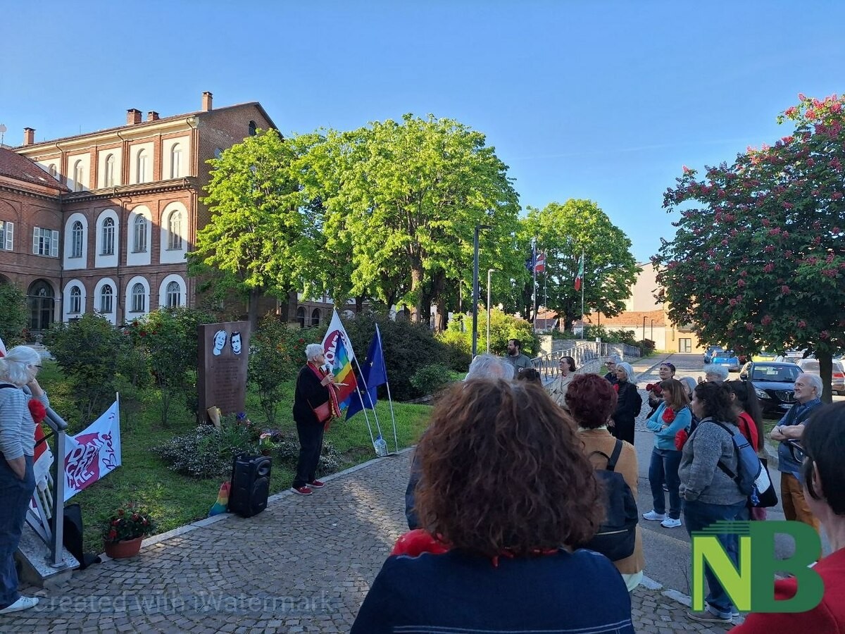 Biella, 24 aprile: omaggio alle donne della Resistenza nel piazzale della Provincia FOTO