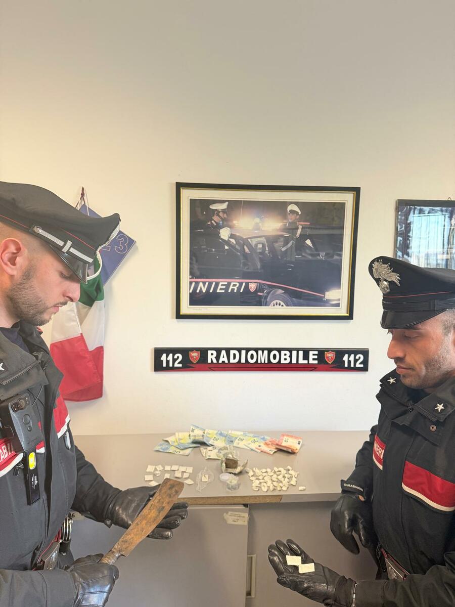 Sequestrato un "market" della droga: arrestato un 22enne biellese