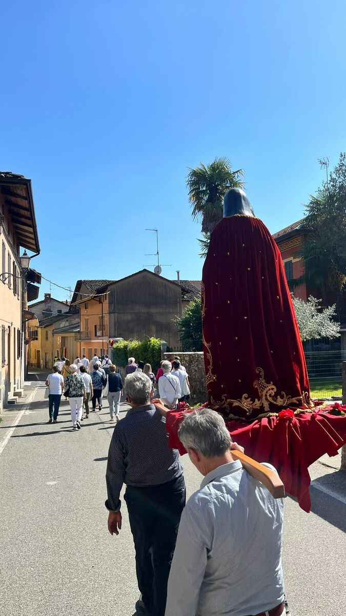 Dorzano in festa per Santa Rita: processione per le vie del paese FOTO