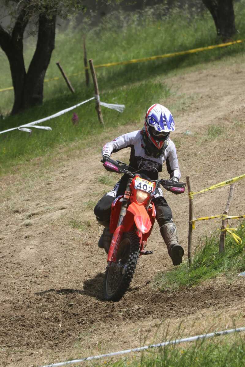 Leila Olimi protagonista al Campionato Italiano Minienduro FMI: doppia vittoria a Oliveto Citra FOTO
