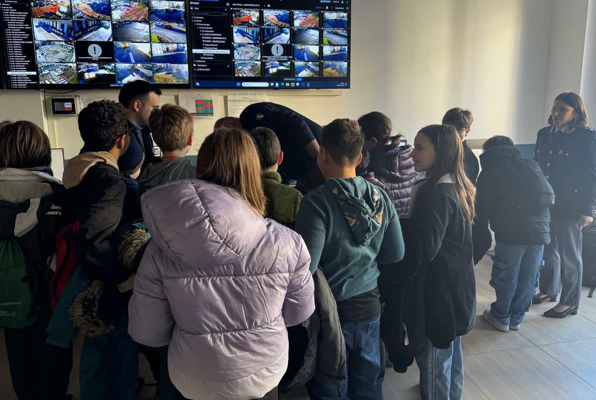 La Polizia di Stato nelle scuole di Biella, il bilancio  degli incontri con gli studenti FOTO
