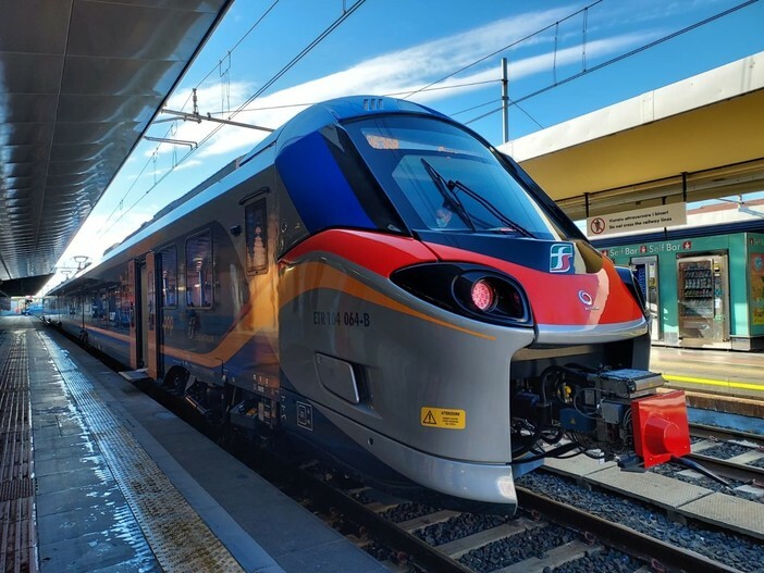 Ritardi ai treni sulla Torino-Genova per un valigetta sospetta ad Arquata, artificieri sul posto