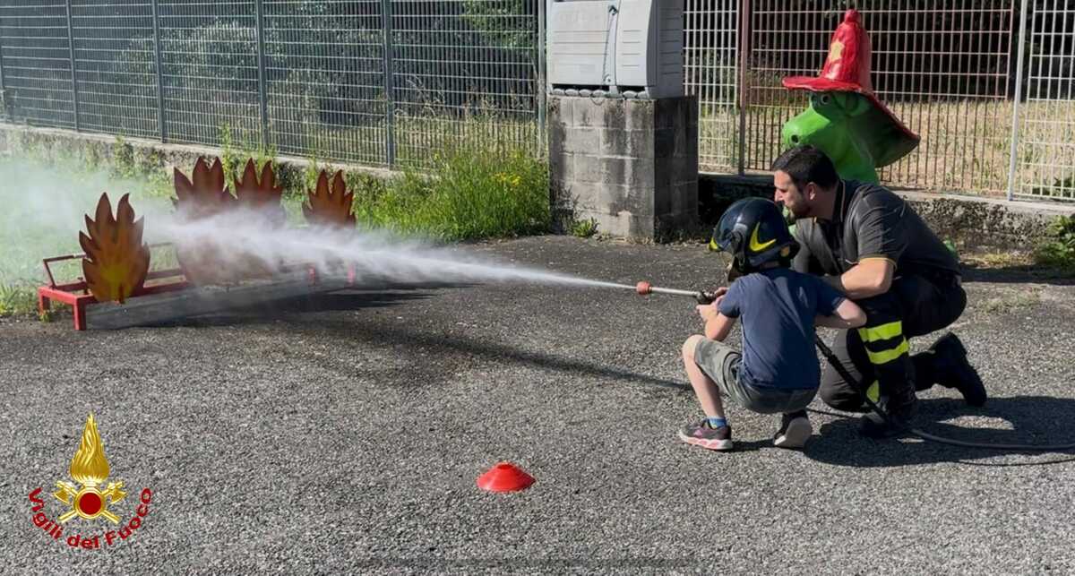 Sicurezza in cattedra a Biella, i Vigili del Fuoco incontrano le scuole FOTO