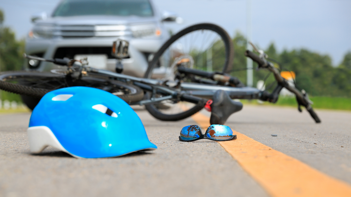Scontro tra auto e bici ad Andorno: ferito un ciclista