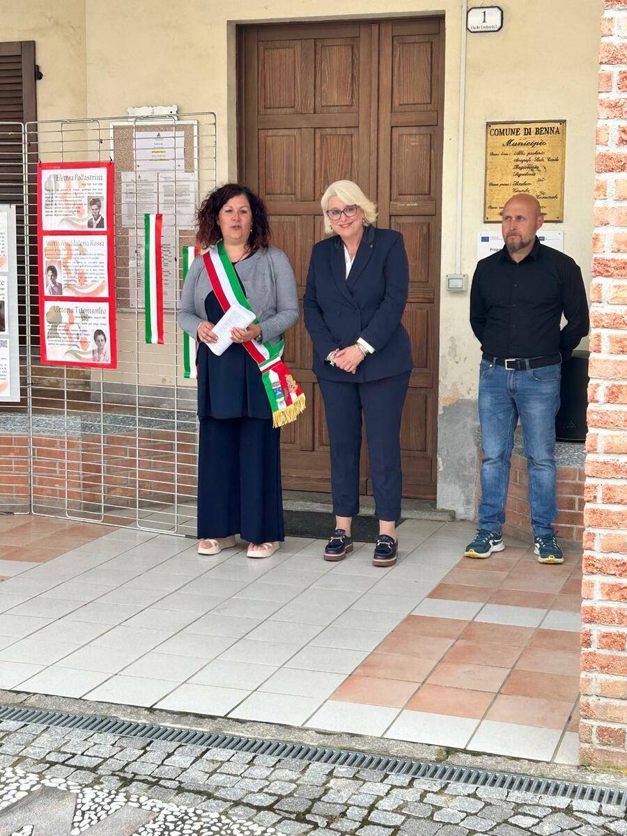 2 giugno, a Benna taglio del nastro alla mostra dedicata alle 21 Madri Costituenti FOTO