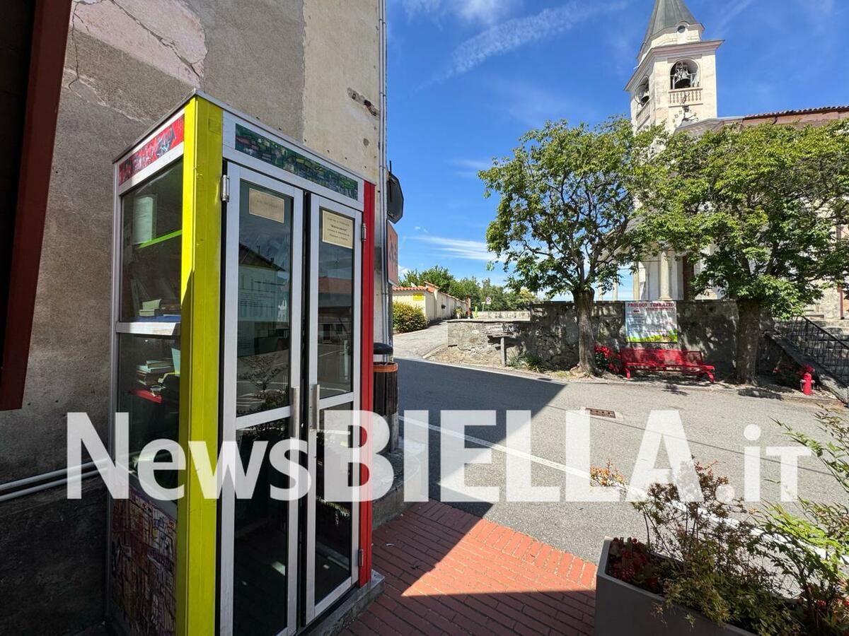 Da cabina telefonica a biblioteca di comunità con oltre 200 libri: a Torrazzo donazioni e visitatori in aumento FOTO e VIDEO
