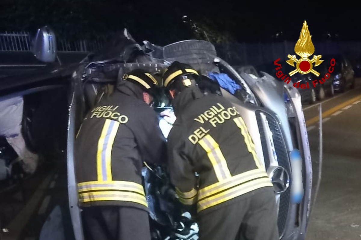 Dal Nord Ovest – Auto si ribalta nella notte, una persona in ospedale