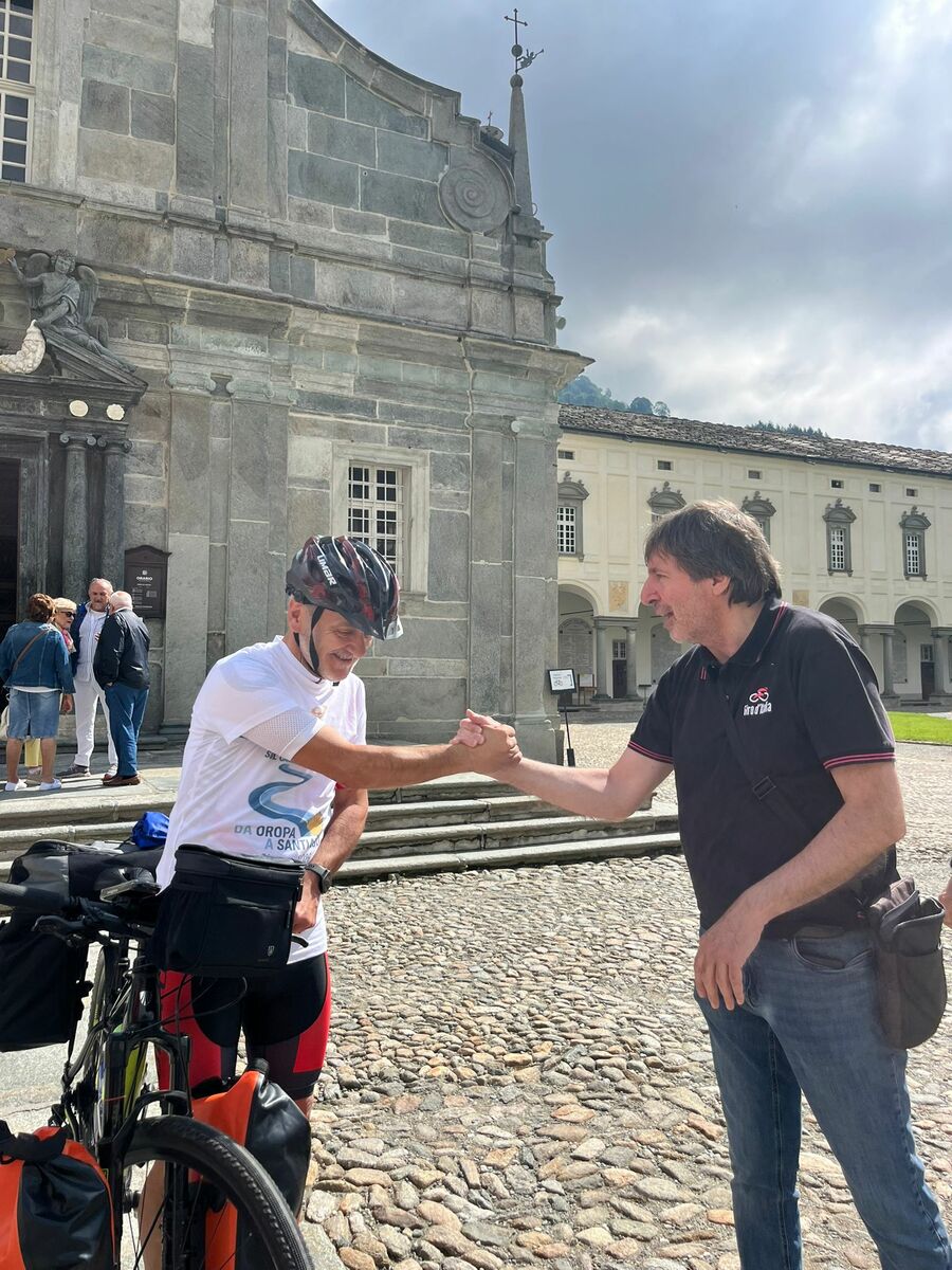 Da Oropa a Santiago in bici: Andrea Mercando è partito per la sua avventura FOTO e VIDEO