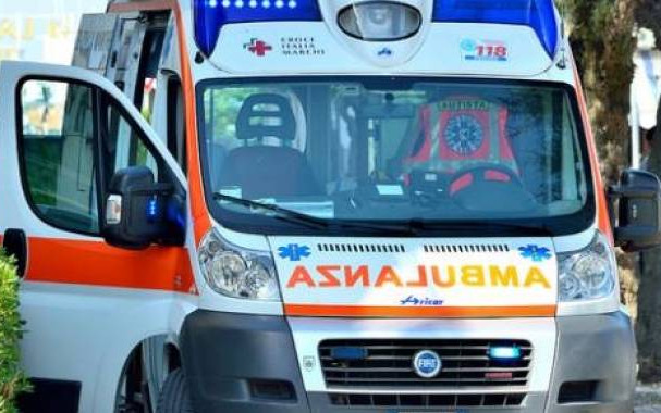 Dal Nord Ovest - Tragedia in strada, motociclista muore nello scontro con un’auto