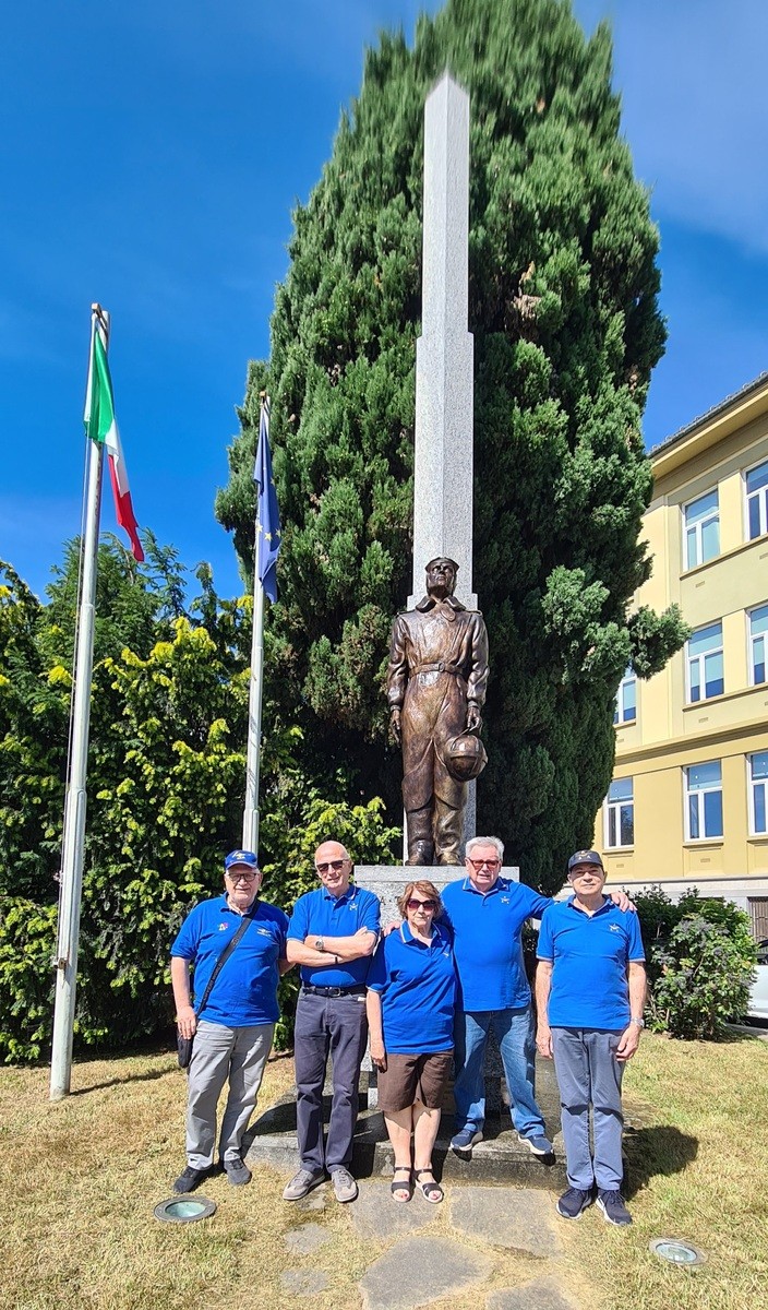 Biella, l'Associazione Arma Aeronautica si prende cura del monumento ai Caduti