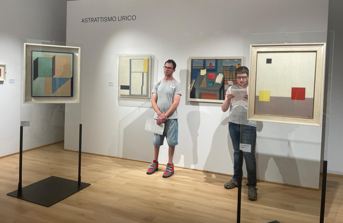 Vivi Biellese al Palazzone: molti visitatori per le visite guidate alla mostra "Collezione Franco Riccardi. Segni e visioni del Novecento"