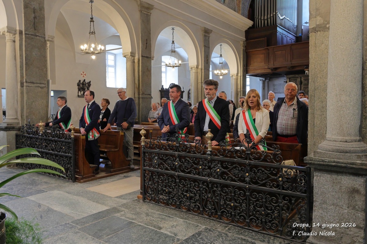 Fede e tradizione, la Valle Strona e Casapinta rinnovano il pellegrinaggio a Oropa FOTO