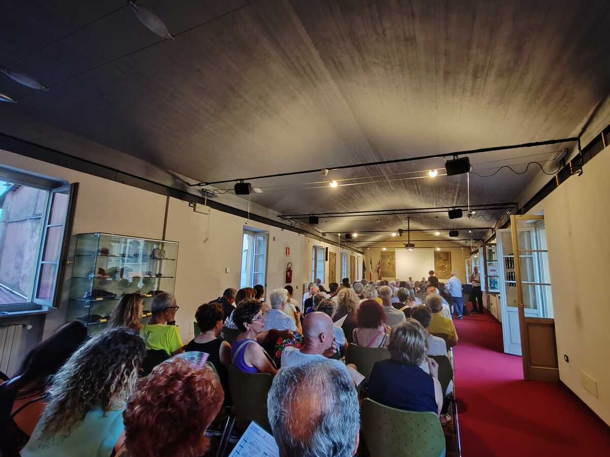 Interesse e partecipazione a Candelo all’incontro sulla nuova raccolta rifiuti