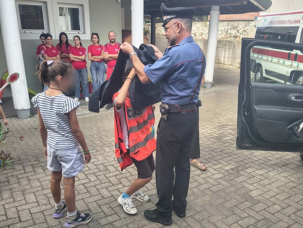 Sala Biellese, Croce Rossa e Carabinieri incontrano i bambini del Centro Estivo FOTO