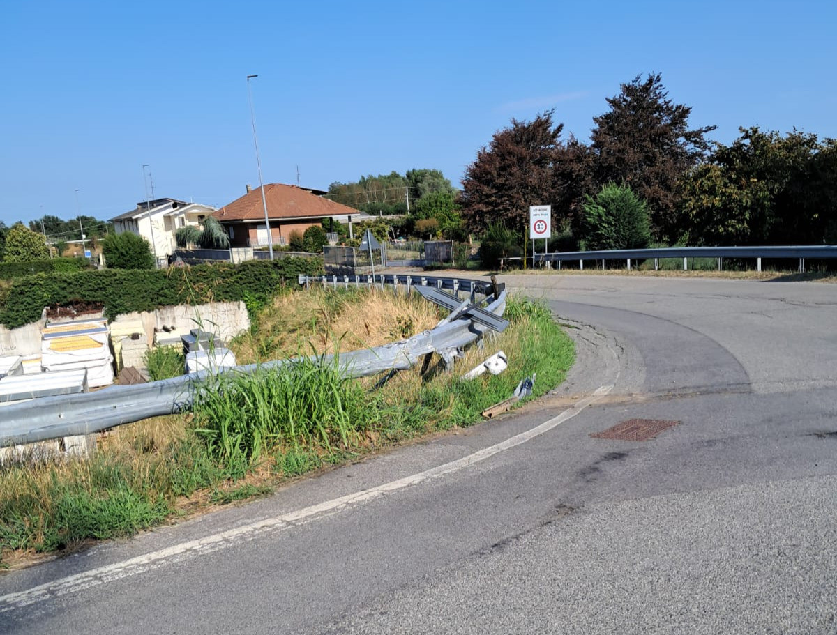 Tir non si ferma al controllo: fermato dalla Polizia Locale tra Salussola e Carisio