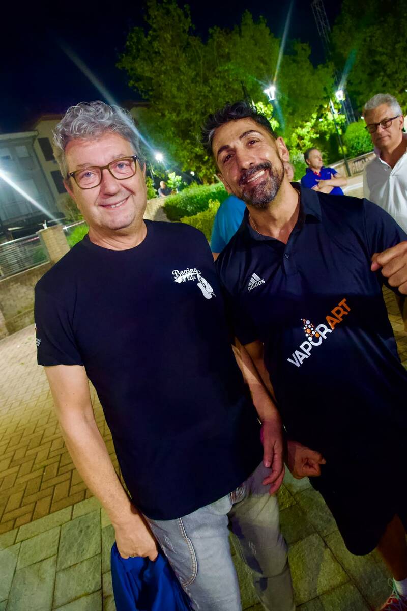 Folto pubblico a Cossato per Boxe sotto le stelle