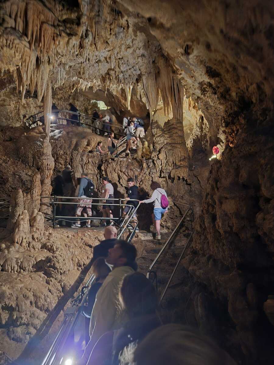 Gita nelle grotte di Toirano per i cittadini di Massazza FOTO