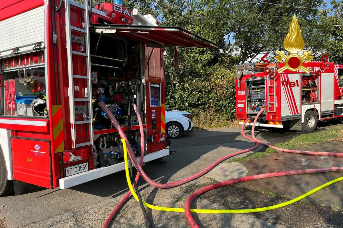 Vigili del Fuoco a Cavaglià per la messa in sicurezza di una cisterna contenente GPL