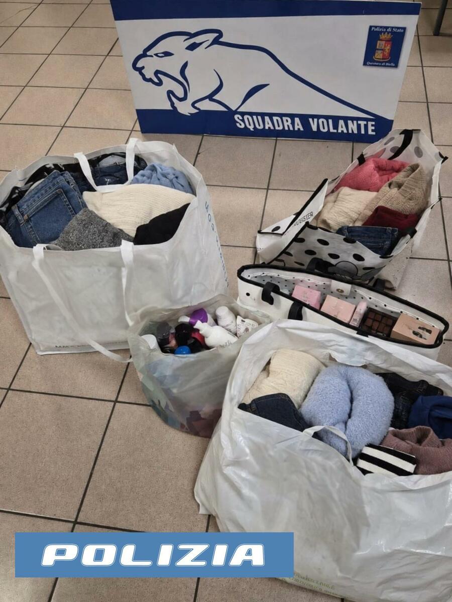 Furti in 7 negozi di Biella, usano il passeggino per nascondere la refurtiva da oltre 2mila euro