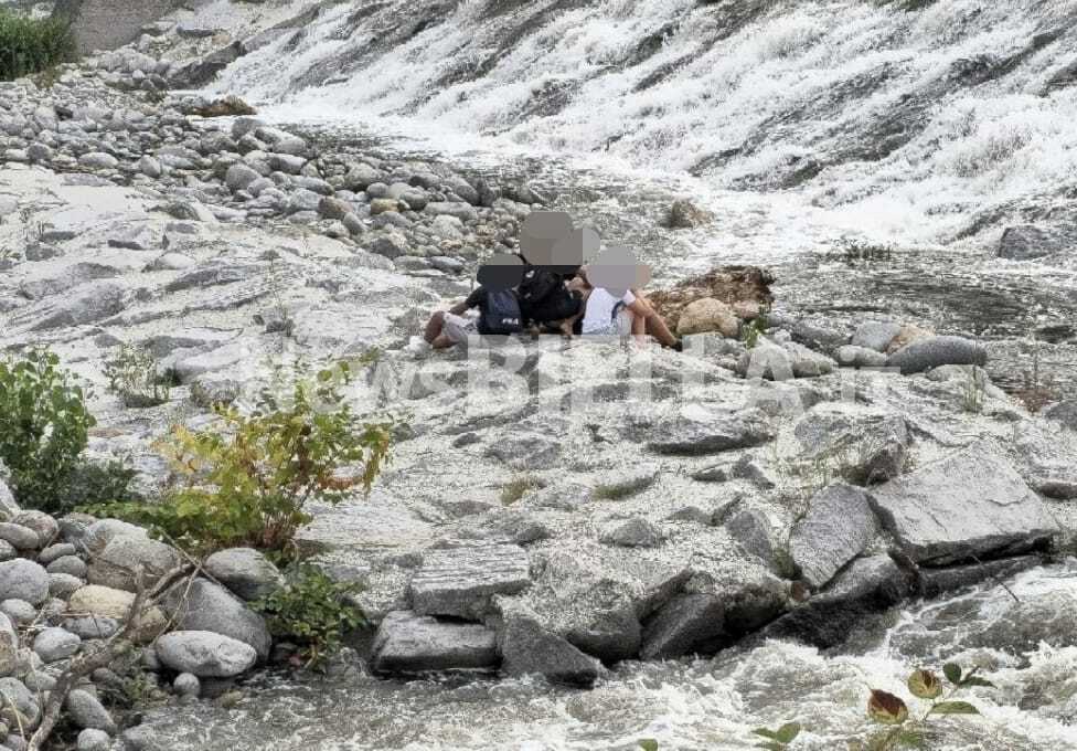 Biella, sei giovani bloccati dalla piena improvvisa del torrente Cervo: tratti in salvo dal Drago dei Vigili del Fuoco FOTO e VIDEO