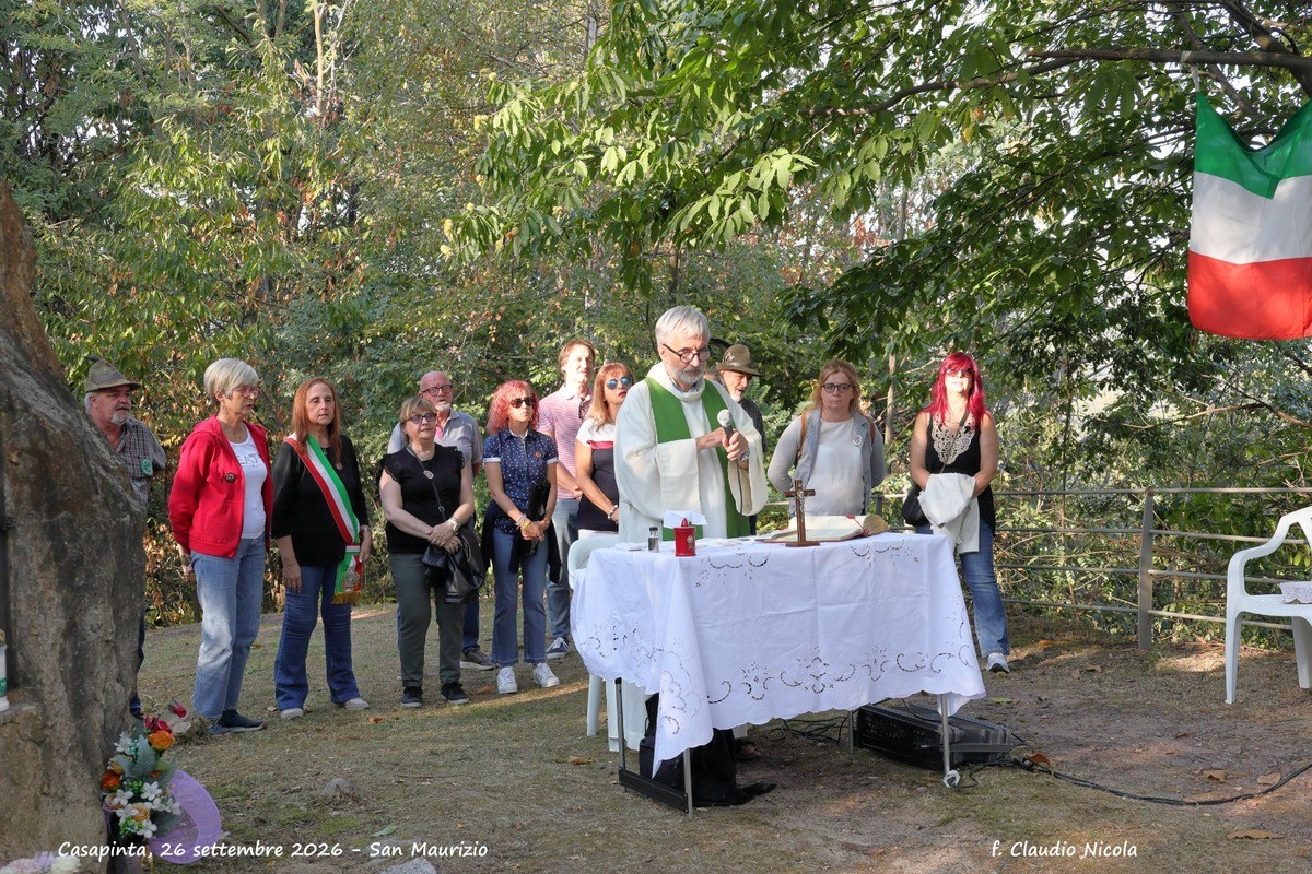 Alzabandiera e messa alla Madonnina: Alpini in festa a Casapinta FOTO