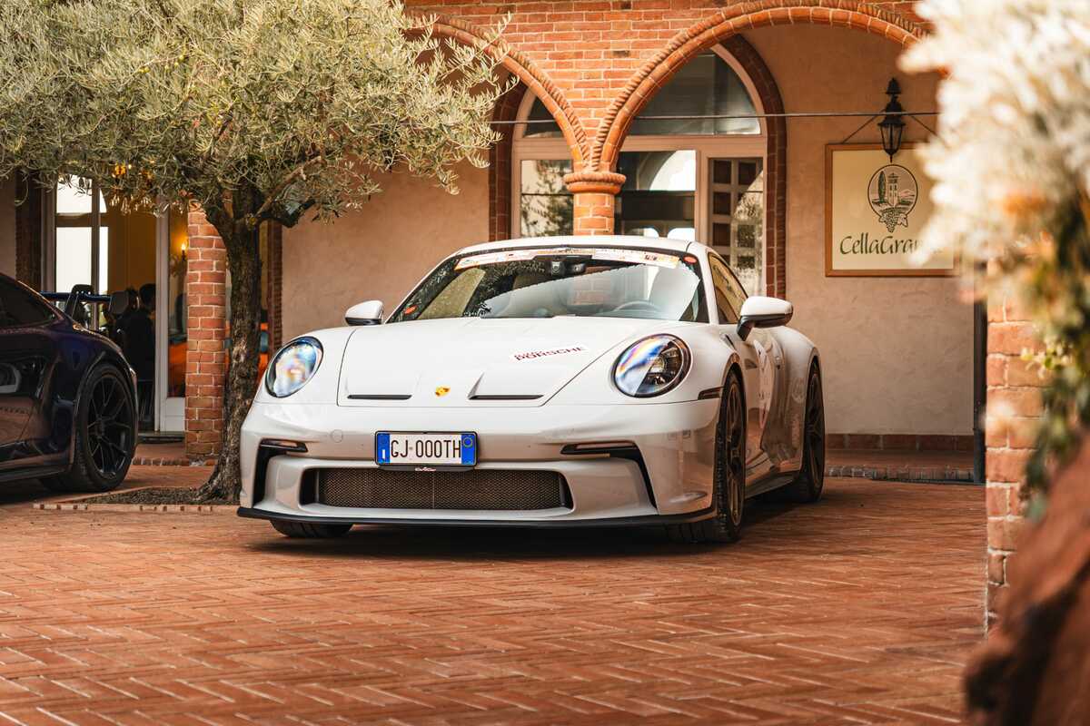 Occhieppo Superiore, muore a 55 anni mentre ripara la sua auto: addio a Denis Trabbia