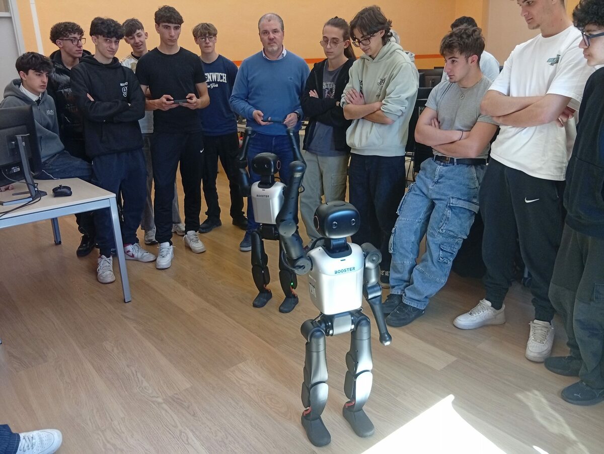 l'ITIS Quintino Sella di Biella porta a Maker Faire Rome due robot per la sicurezza sul lavoro