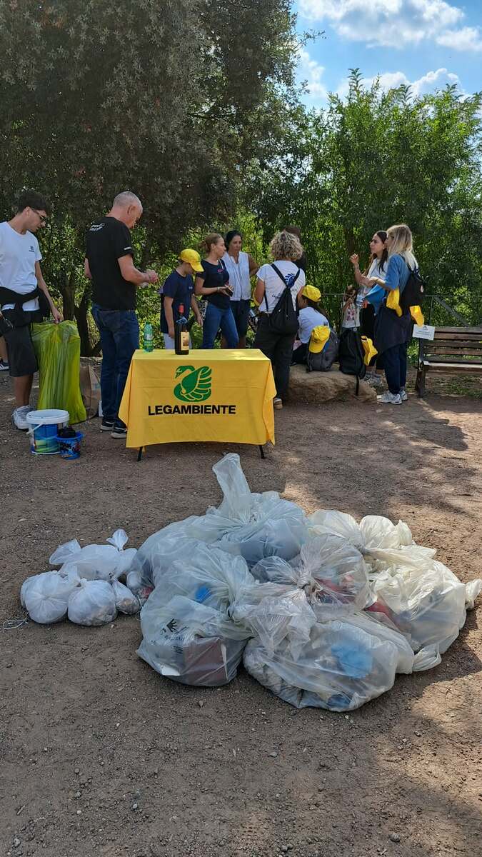Gruppo Sella, 800 dipendenti impegnati in 8 città italiane per il “Volunteer Day” FOTO