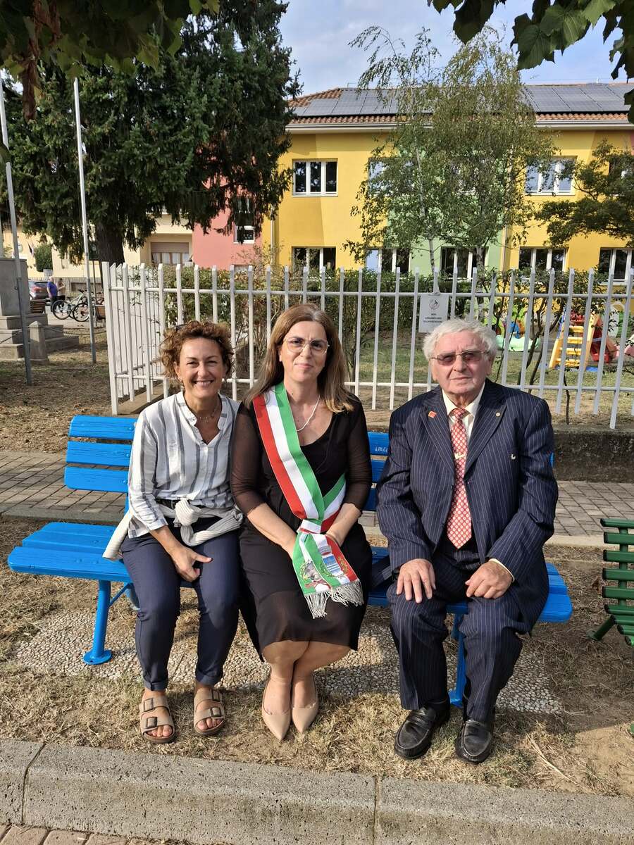 Mottalciata celebra i nonni e inaugura le panchine poetiche FOTO