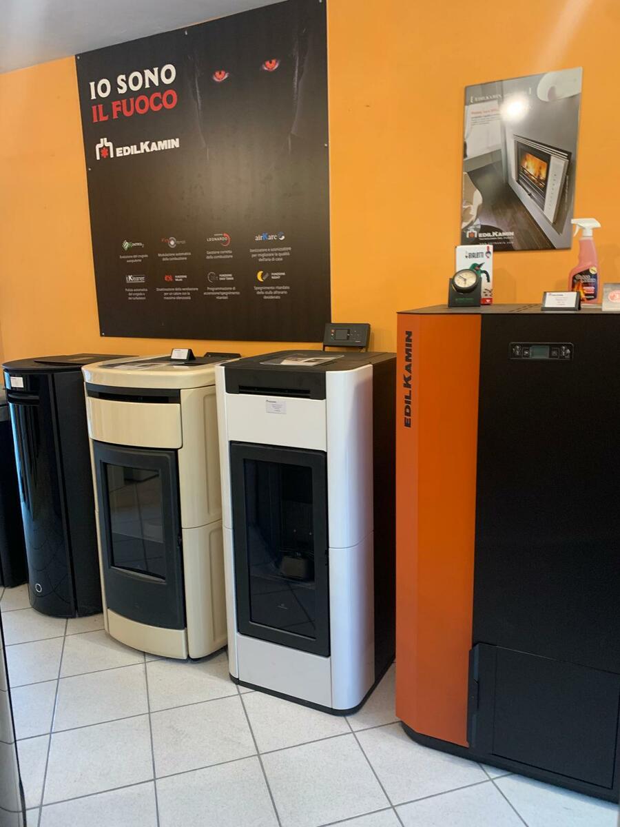 Stufe, caminetti e nuove tecnologie a legna e pellet: da Oliaro Edilizia a Biella soluzioni efficienti, meno emissive e pensate per ogni casa FOTO