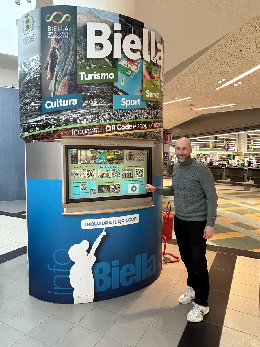 Biella Restyling Del Totem Al Centro Commerciale Gli Orsi Newsbiella it biella-restyling-del-totem-al-centro-commerciale-gli-orsi-newsbiella-it