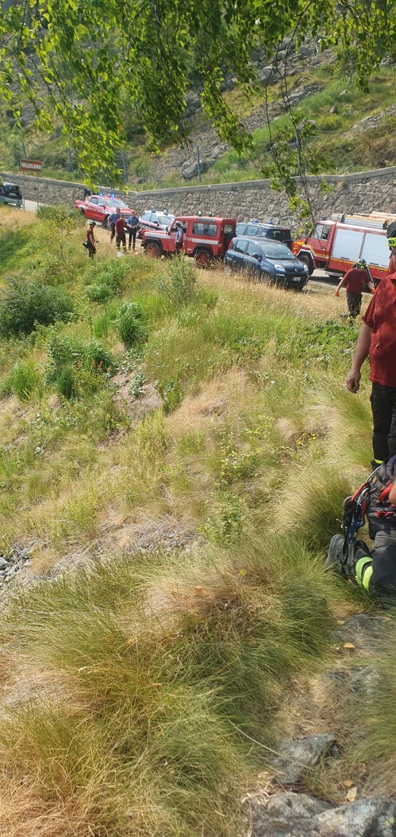 Bielmonte, giovane cade in una scarpata: in corso un complesso intervento di soccorso FOTO