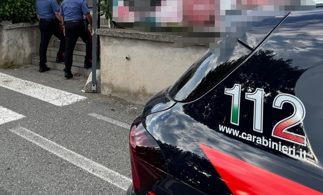 Biella, controlli dei Carabinieri nei giardini di via Friuli