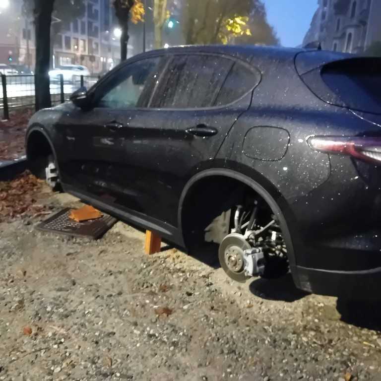 Dal Nord Ovest - Furti di pneumatici, di nuovo in azione i ladri